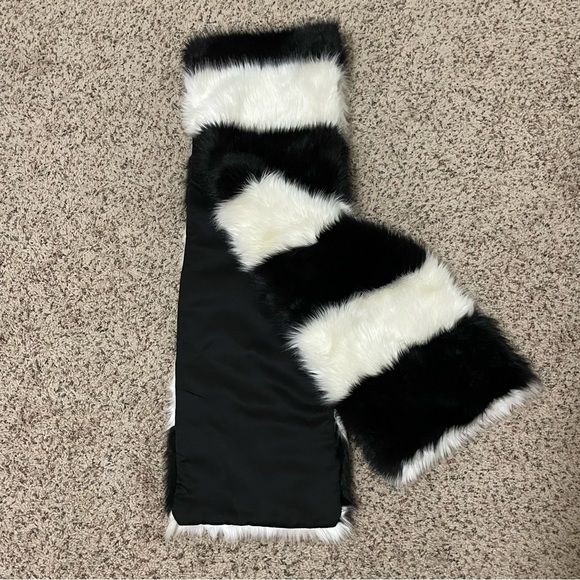 H&M Faux Fur Scarf - Picture 4 of 5